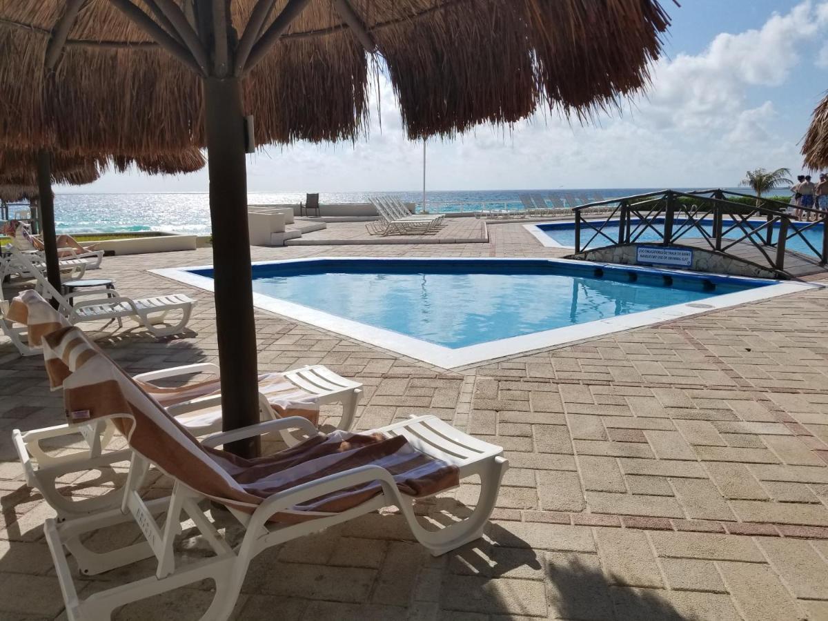 Ocean View Three Bedroom, Three Story Penthouse By The Beach Cancun Bagian luar foto