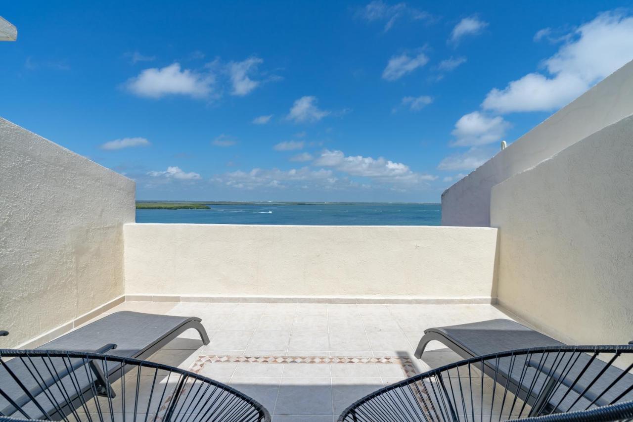 Ocean View Three Bedroom, Three Story Penthouse By The Beach Cancun Bagian luar foto