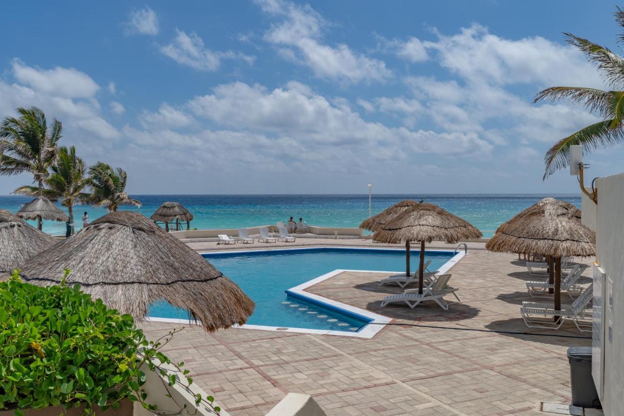 Ocean View Three Bedroom, Three Story Penthouse By The Beach Cancun Bagian luar foto