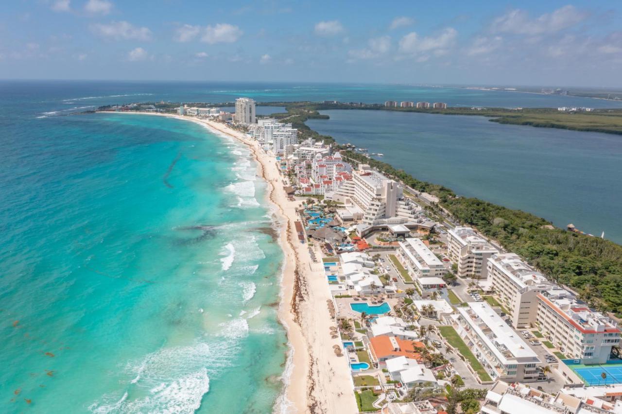 Ocean View Three Bedroom, Three Story Penthouse By The Beach Cancun Bagian luar foto