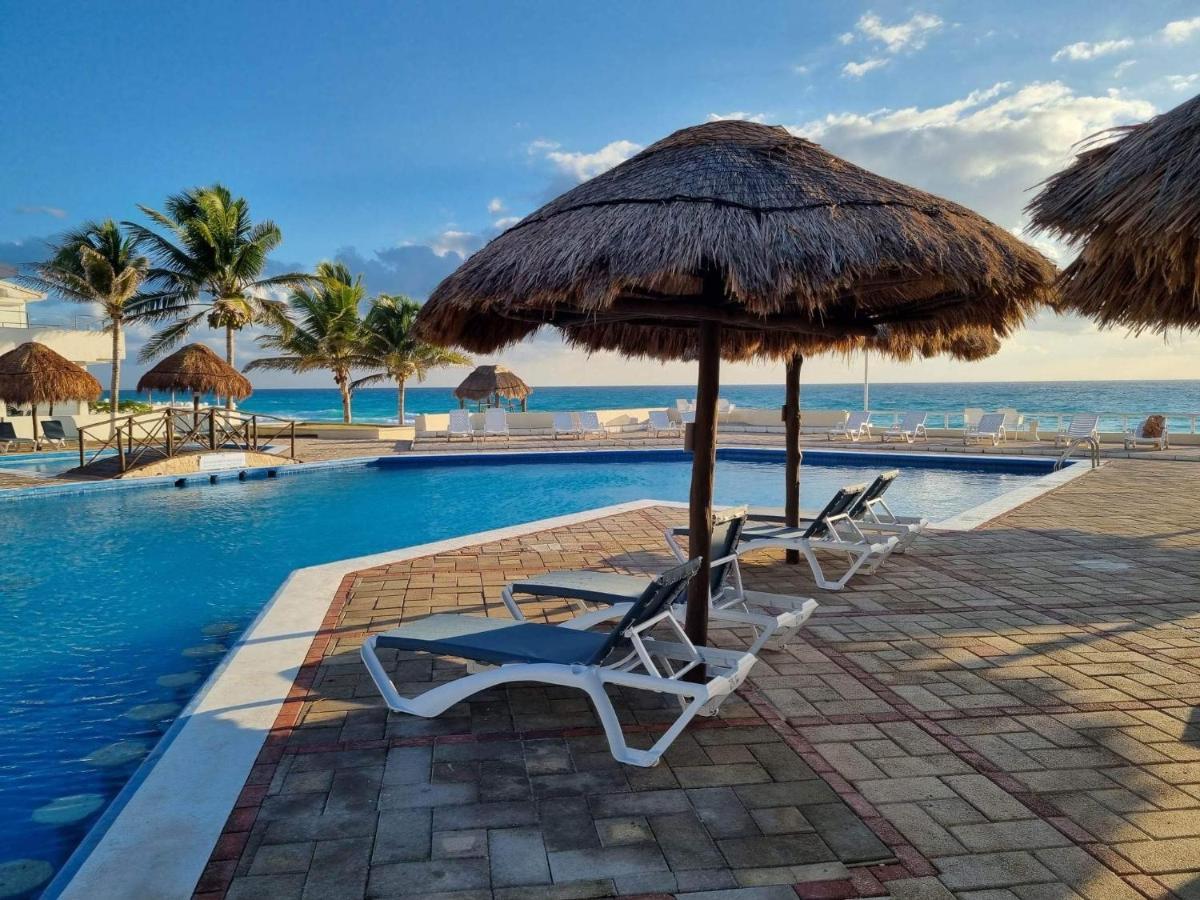 Ocean View Three Bedroom, Three Story Penthouse By The Beach Cancun Bagian luar foto